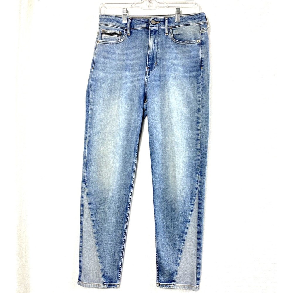 Calvin Klein Jeans Womens Size 31 (30) Mid Rise Cropped Stretch Light Wash Blue